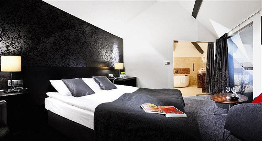 Hotel Remes Opalenica Εξωτερικό φωτογραφία