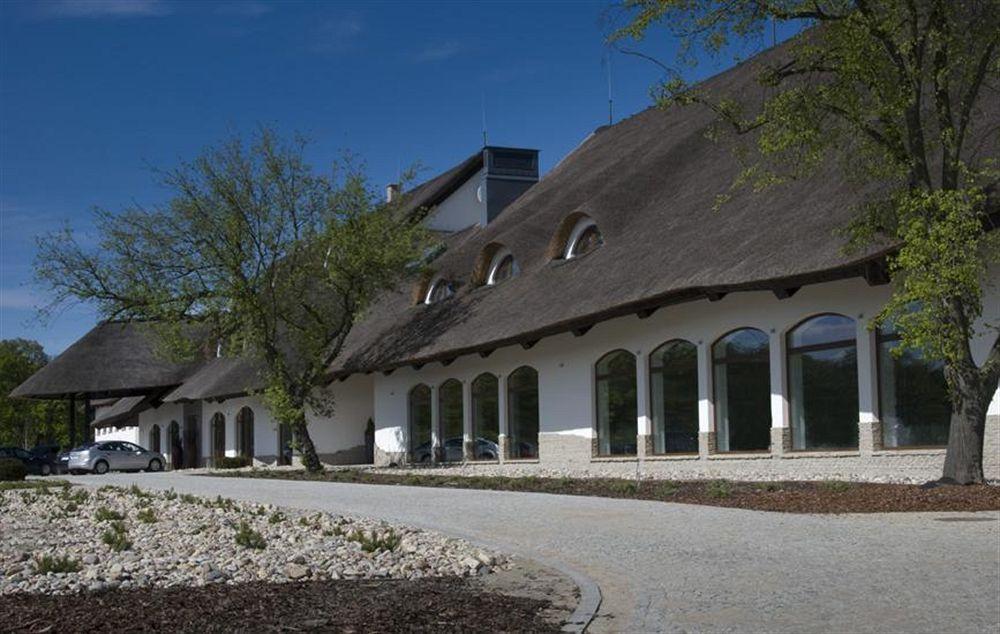 Hotel Remes Opalenica Εξωτερικό φωτογραφία