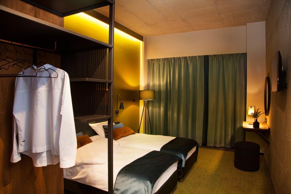 Hotel Remes Opalenica Εξωτερικό φωτογραφία