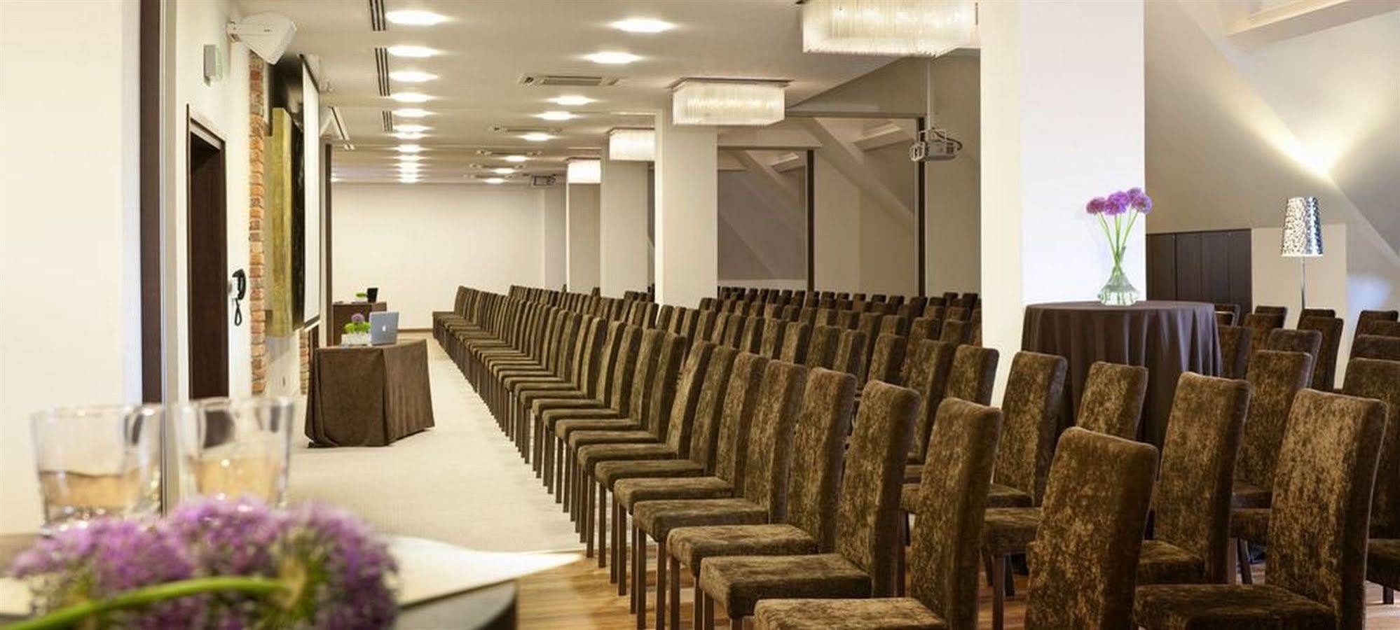 Hotel Remes Opalenica Εξωτερικό φωτογραφία